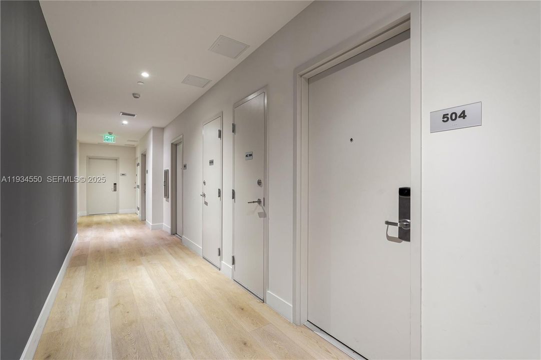 For Sale: $449,999 (0 beds, 1 baths, 466 Square Feet)