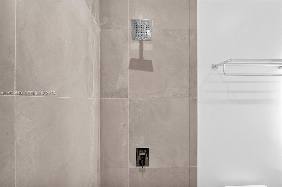 For Sale: $449,999 (0 beds, 1 baths, 466 Square Feet)