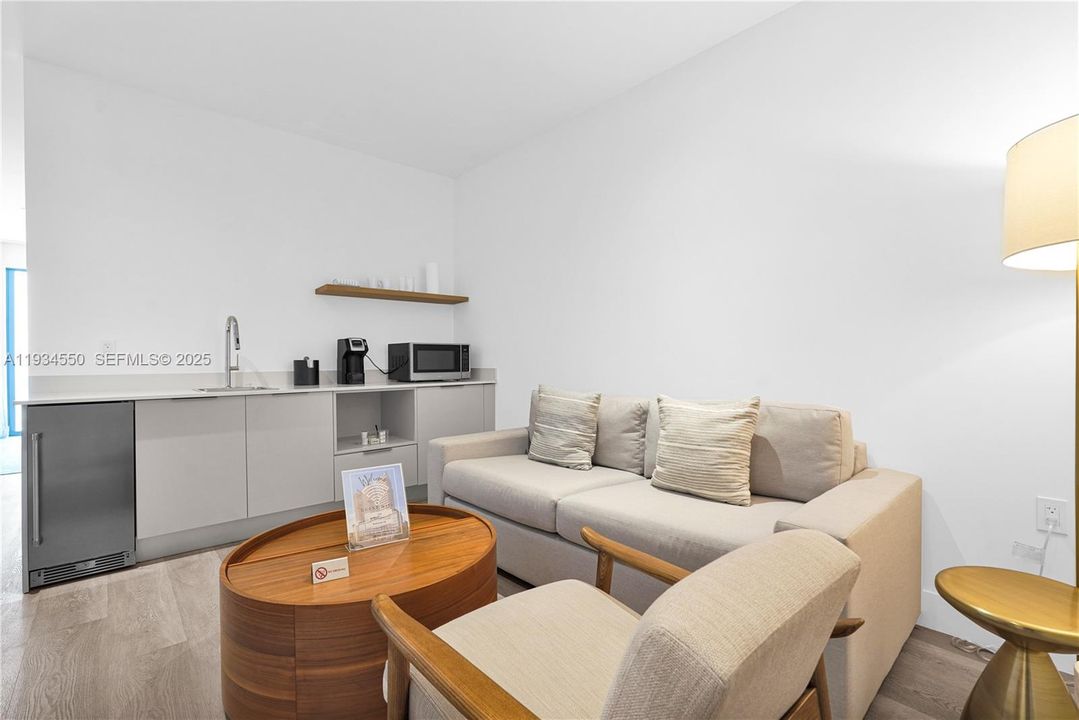 For Sale: $449,999 (0 beds, 1 baths, 466 Square Feet)