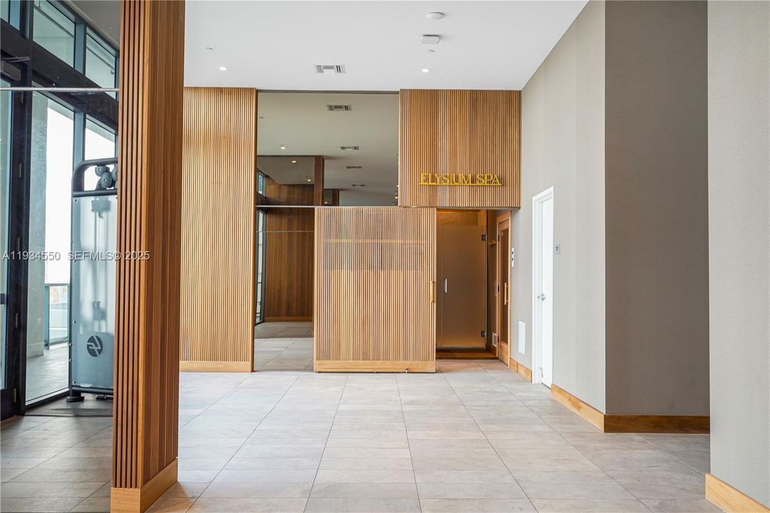 For Sale: $449,999 (0 beds, 1 baths, 466 Square Feet)