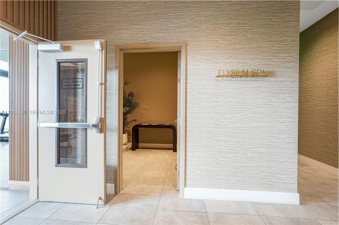 For Sale: $449,999 (0 beds, 1 baths, 466 Square Feet)