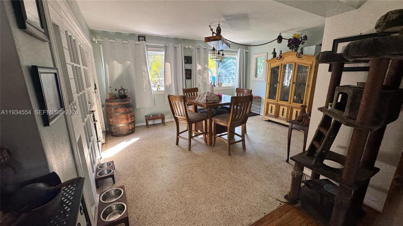 For Sale: $729,900 (3 beds, 2 baths, 1940 Square Feet)