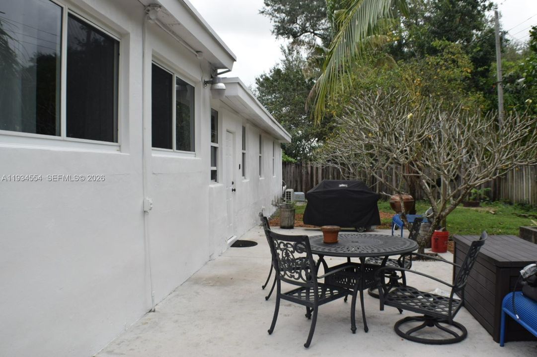 For Sale: $729,900 (3 beds, 2 baths, 1940 Square Feet)