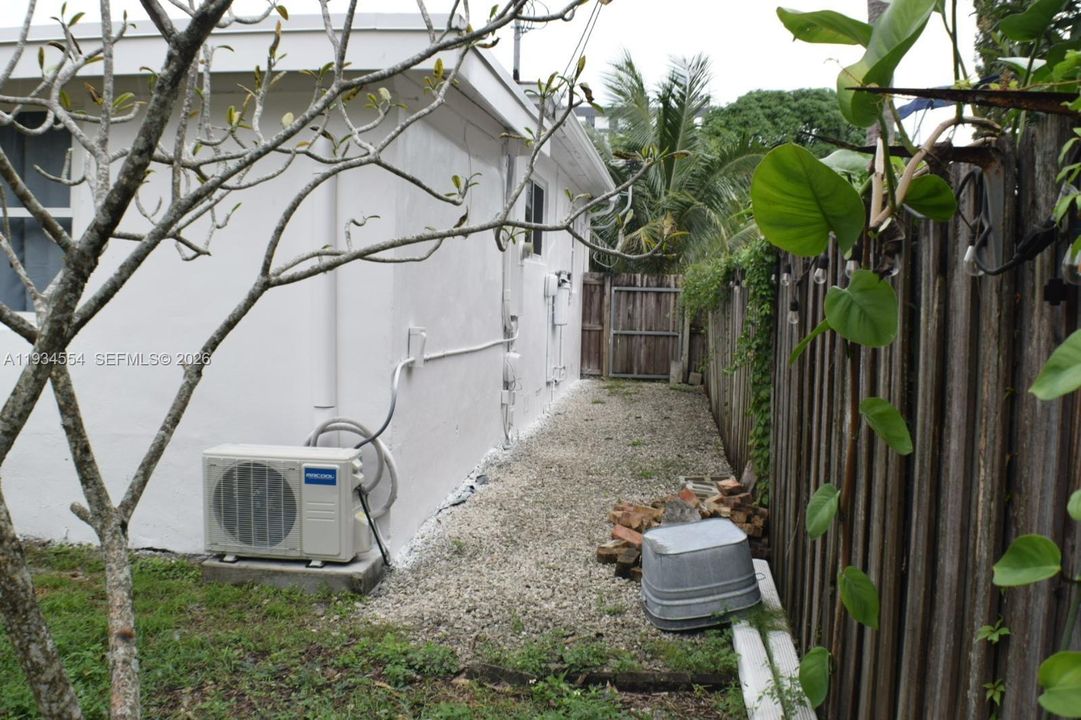 For Sale: $729,900 (3 beds, 2 baths, 1940 Square Feet)