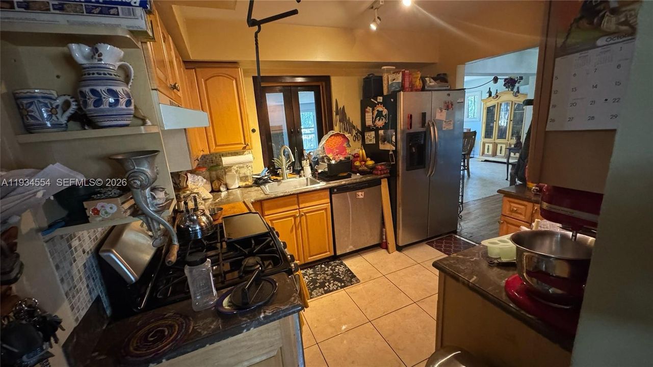 For Sale: $729,900 (3 beds, 2 baths, 1940 Square Feet)