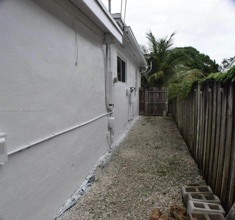 For Sale: $729,900 (3 beds, 2 baths, 1940 Square Feet)