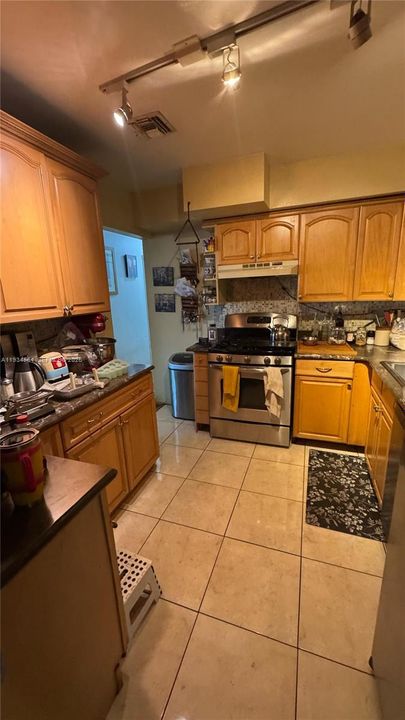 For Sale: $729,900 (3 beds, 2 baths, 1940 Square Feet)