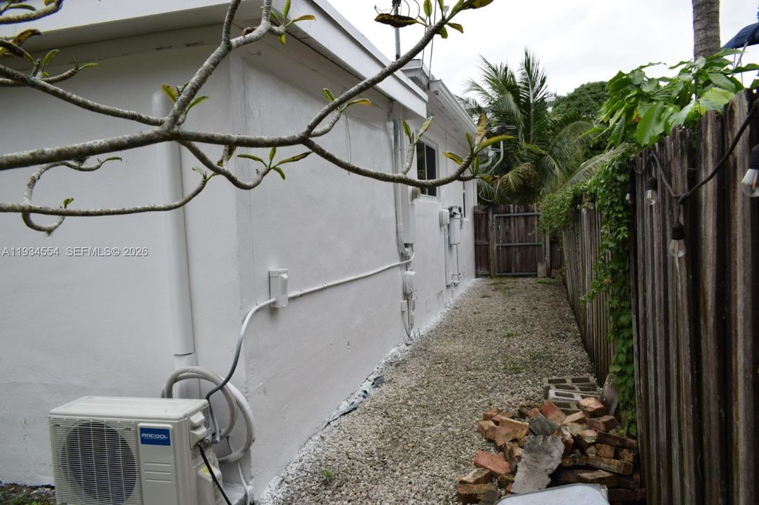 For Sale: $729,900 (3 beds, 2 baths, 1940 Square Feet)