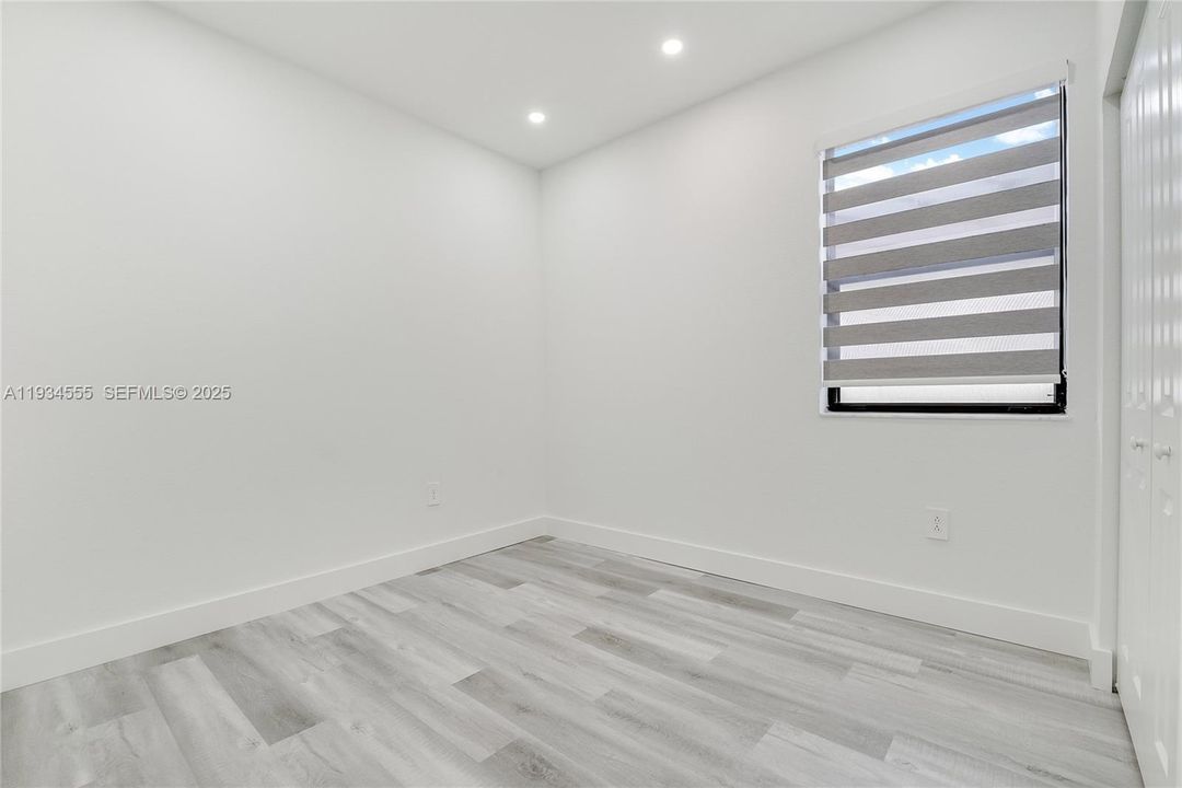 En Venta: $515,000 (4 camas, 3 baños, 1936 Pies cuadrados)