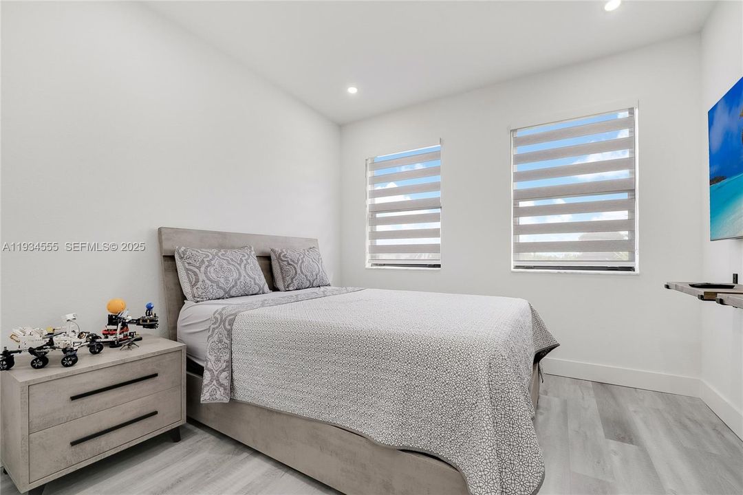 En Venta: $515,000 (4 camas, 3 baños, 1936 Pies cuadrados)