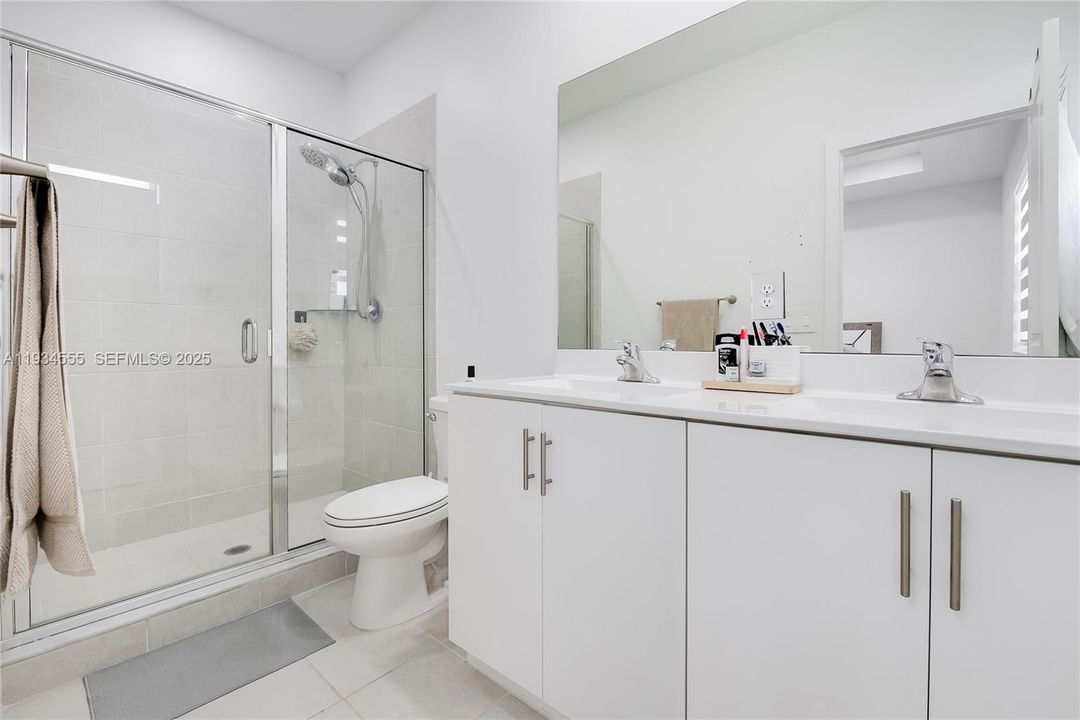 En Venta: $515,000 (4 camas, 3 baños, 1936 Pies cuadrados)