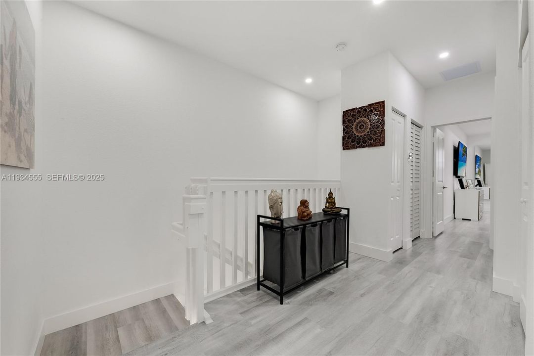 En Venta: $515,000 (4 camas, 3 baños, 1936 Pies cuadrados)