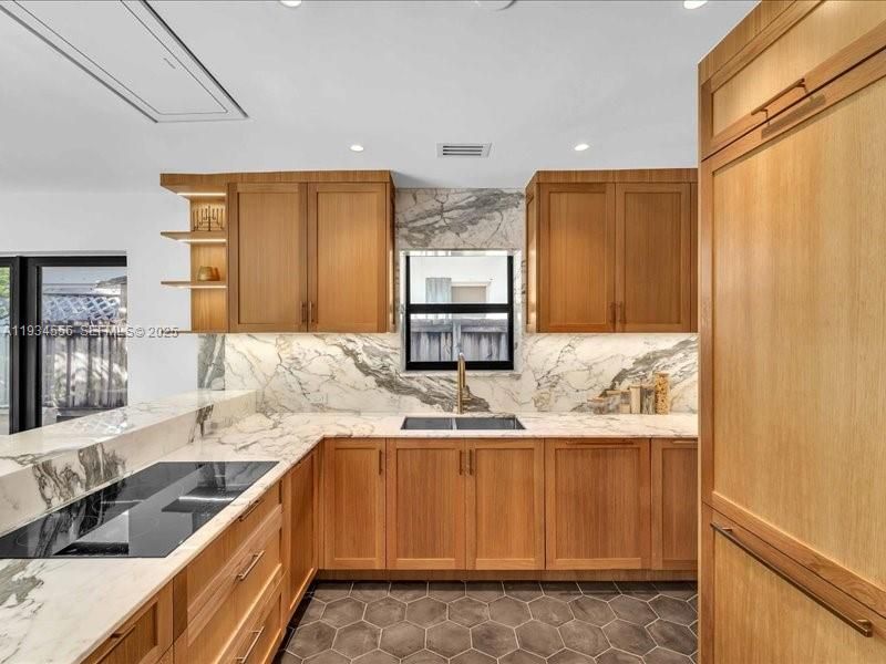 For Rent: $13,000 (3 beds, 3 baths, 2028 Square Feet)