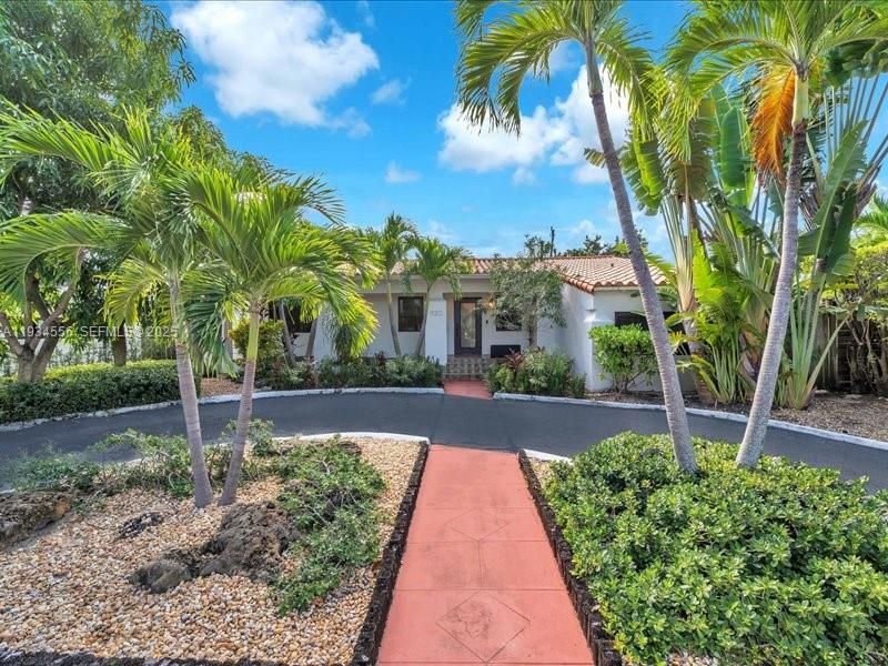 For Rent: $13,000 (3 beds, 3 baths, 2028 Square Feet)