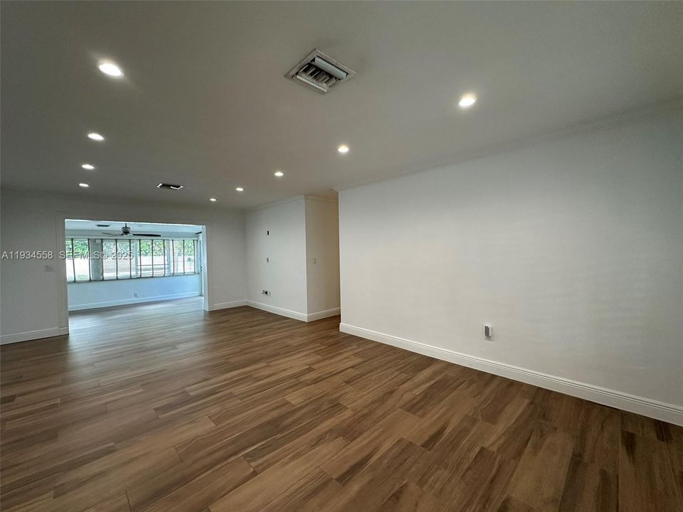 В аренду: $7,250 (4 спален, 3 ванн, 2301 Квадратных фут)