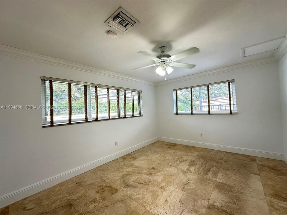 В аренду: $7,250 (4 спален, 3 ванн, 2301 Квадратных фут)