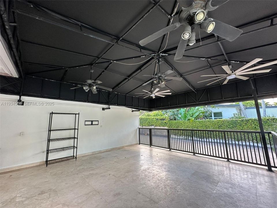 В аренду: $7,250 (4 спален, 3 ванн, 2301 Квадратных фут)