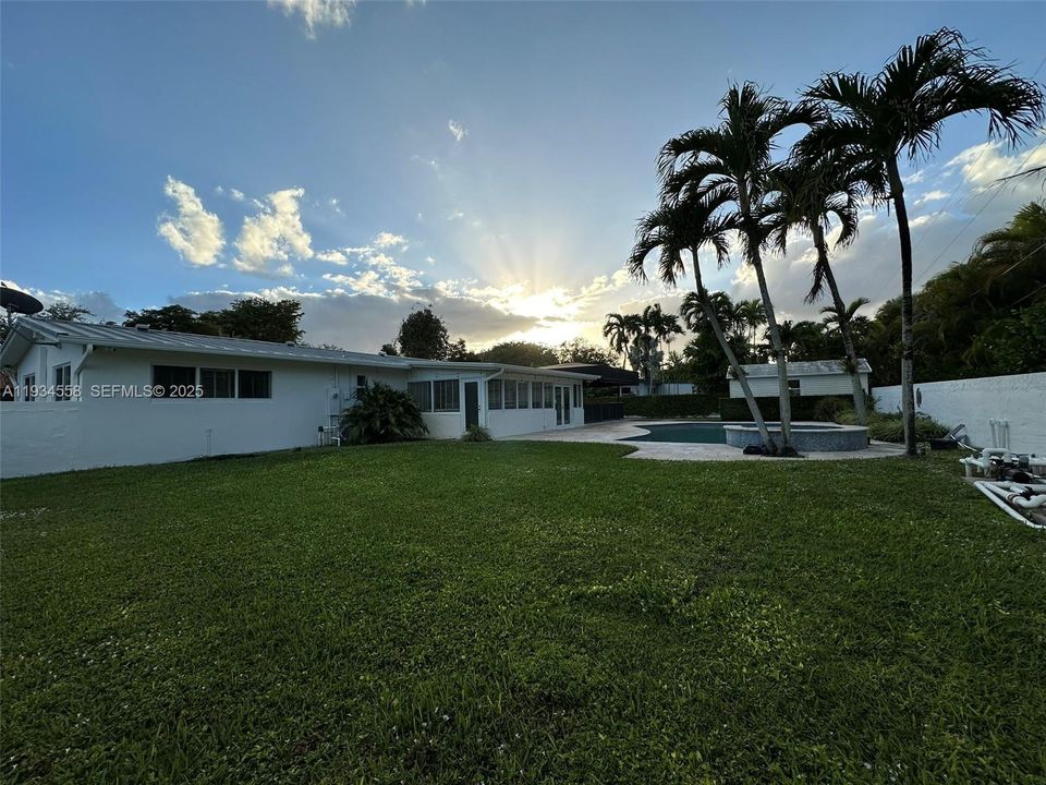 В аренду: $7,250 (4 спален, 3 ванн, 2301 Квадратных фут)