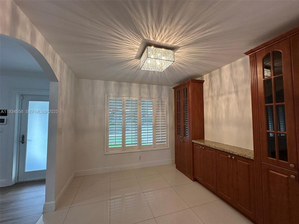 В аренду: $7,250 (4 спален, 3 ванн, 2301 Квадратных фут)