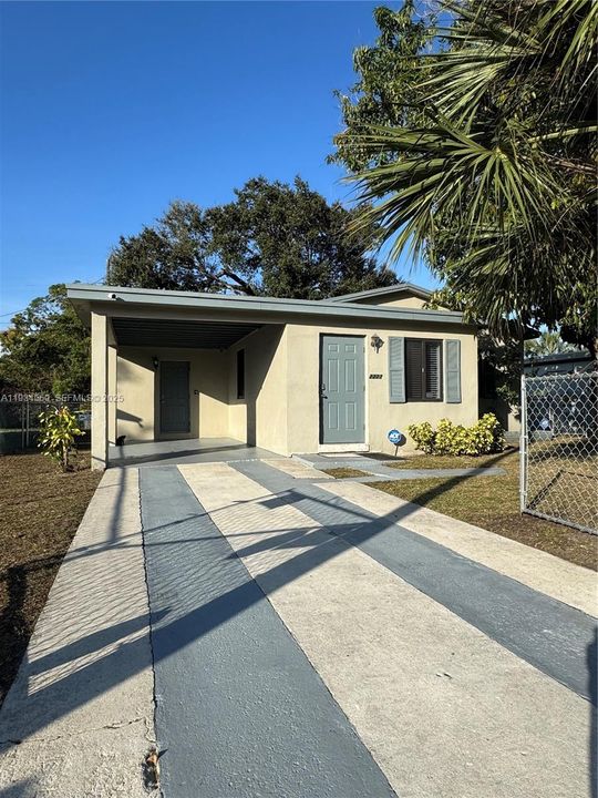 For Sale: $385,000 (3 beds, 1 baths, 1050 Square Feet)