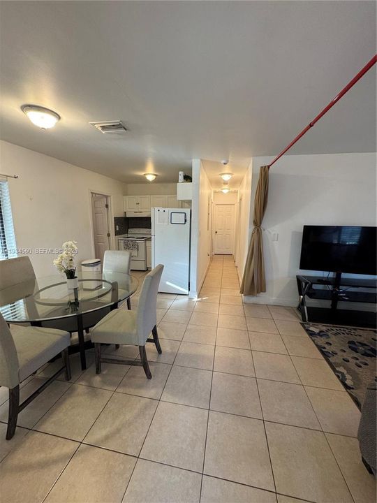 For Sale: $385,000 (3 beds, 1 baths, 1050 Square Feet)