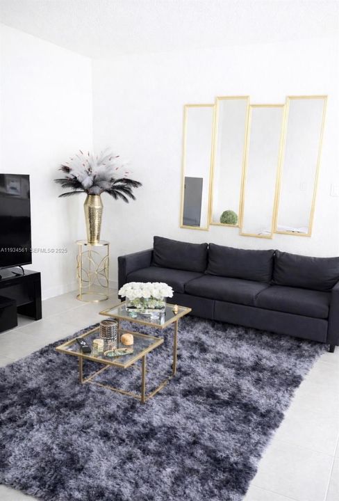 出租: $3,200 (4 贝兹, 3 浴室, 1892 平方英尺)