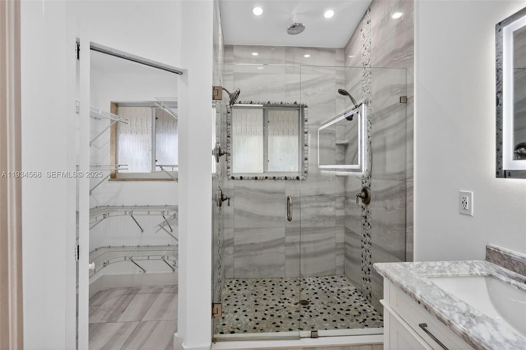 For Sale: $874,999 (4 beds, 3 baths, 2700 Square Feet)