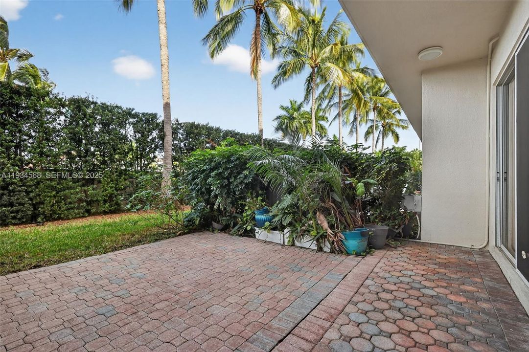 For Sale: $874,999 (4 beds, 3 baths, 2700 Square Feet)