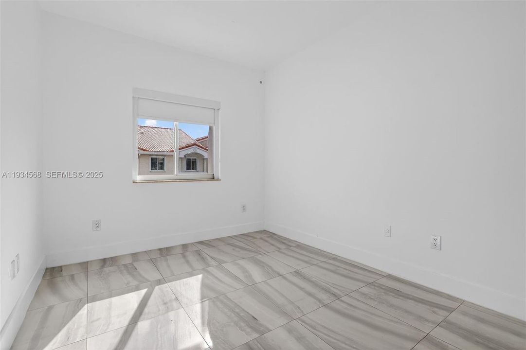 For Sale: $874,999 (4 beds, 3 baths, 2700 Square Feet)