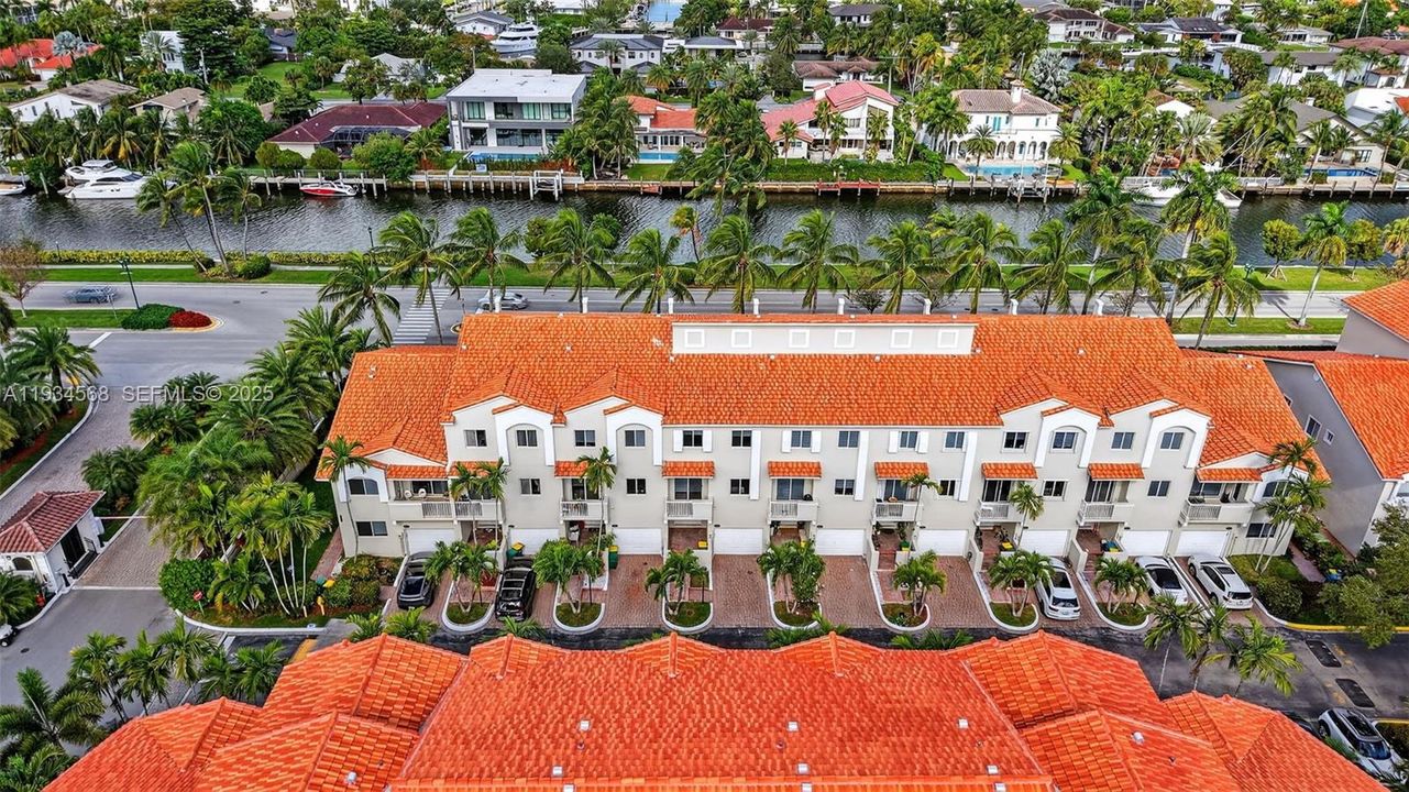 For Sale: $874,999 (4 beds, 3 baths, 2700 Square Feet)