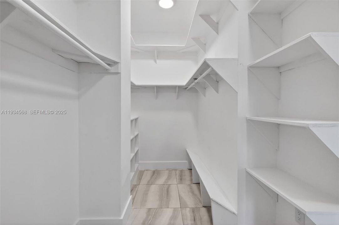 For Sale: $874,999 (4 beds, 3 baths, 2700 Square Feet)