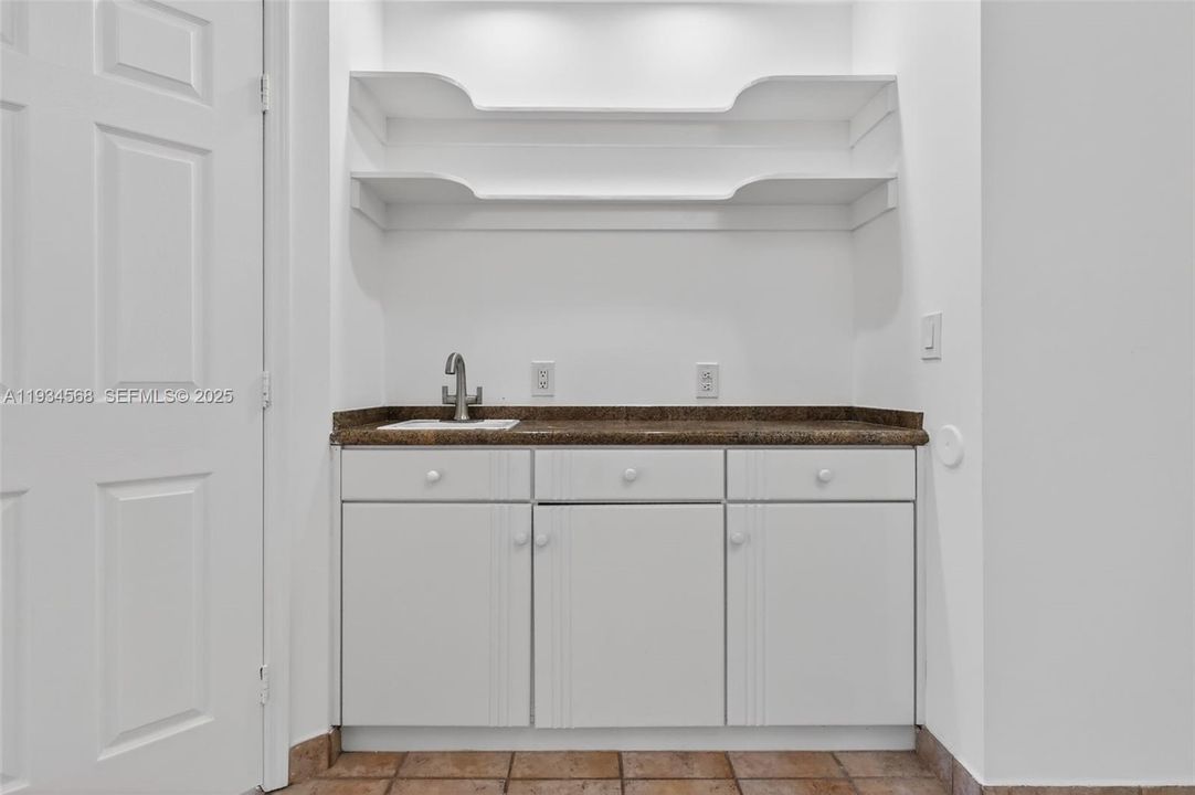 For Sale: $874,999 (4 beds, 3 baths, 2700 Square Feet)