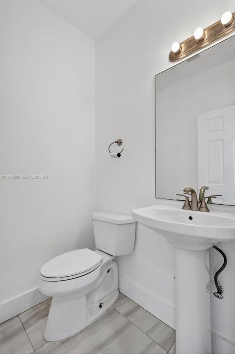 For Sale: $874,999 (4 beds, 3 baths, 2700 Square Feet)