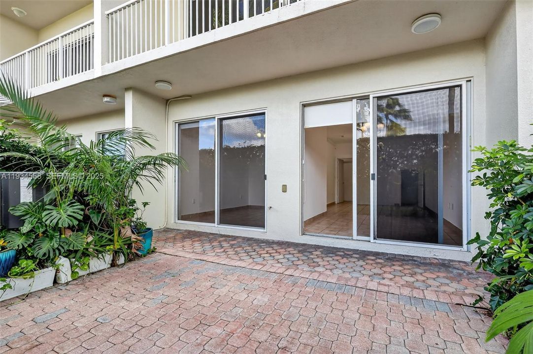 For Sale: $874,999 (4 beds, 3 baths, 2700 Square Feet)