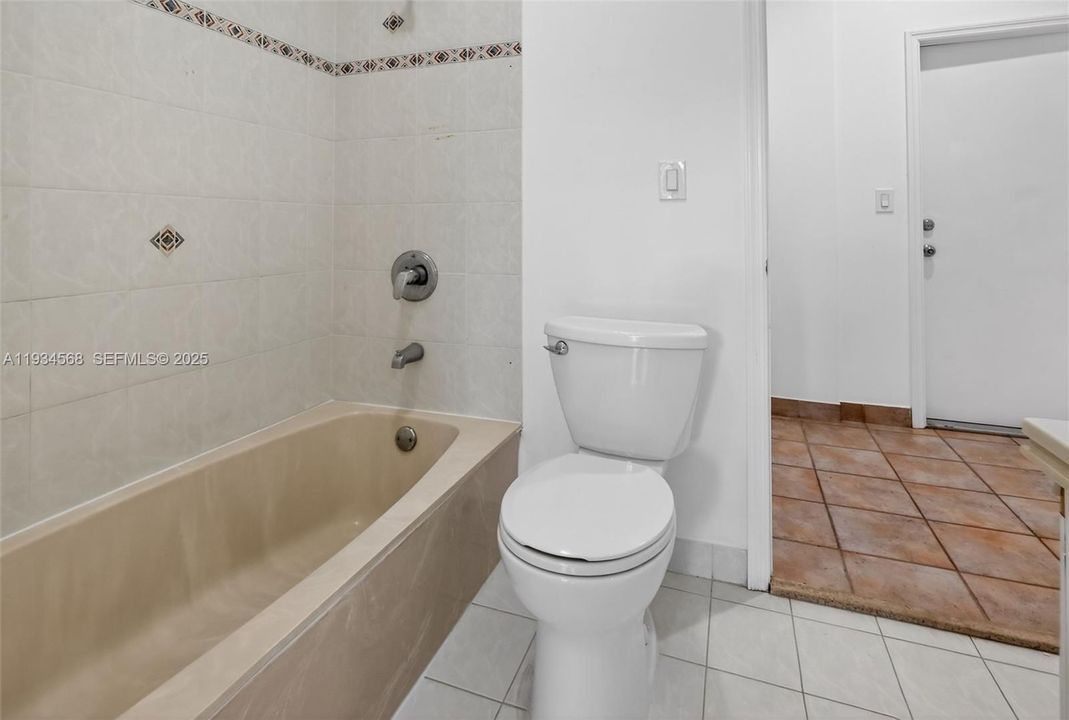 For Sale: $874,999 (4 beds, 3 baths, 2700 Square Feet)