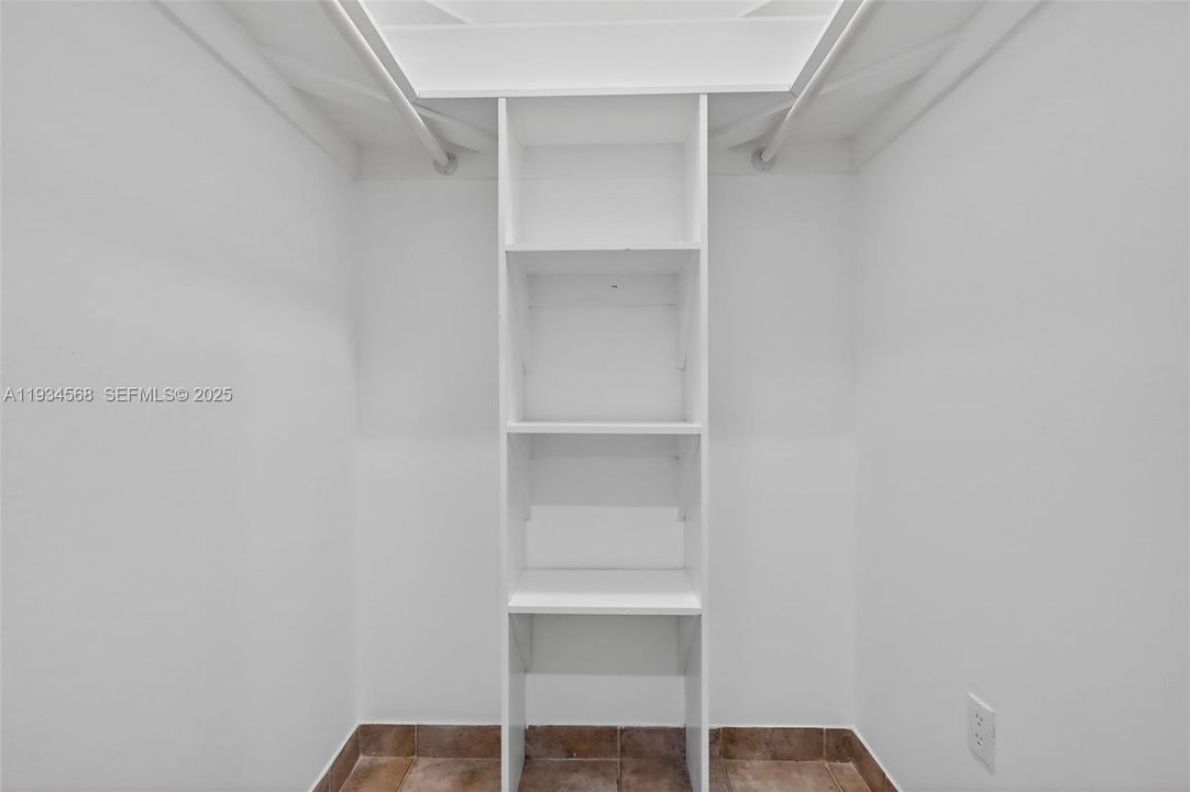 For Sale: $874,999 (4 beds, 3 baths, 2700 Square Feet)