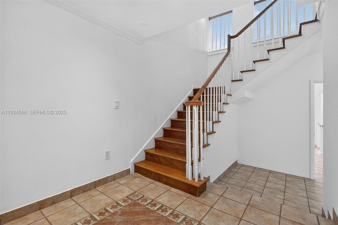 For Sale: $874,999 (4 beds, 3 baths, 2700 Square Feet)