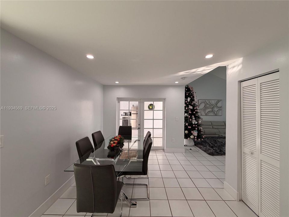 For Sale: $760,000 (4 beds, 2 baths, 2071 Square Feet)