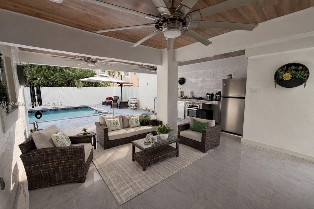 For Sale: $760,000 (4 beds, 2 baths, 2071 Square Feet)