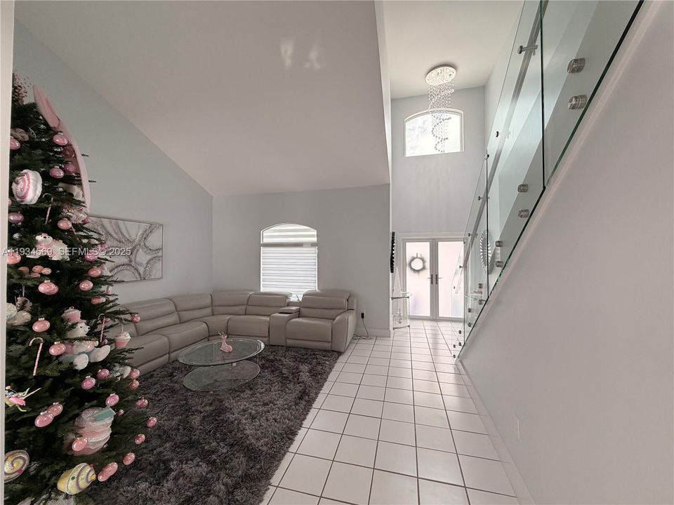 For Sale: $760,000 (4 beds, 2 baths, 2071 Square Feet)