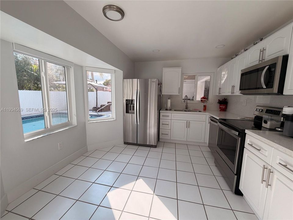 For Sale: $760,000 (4 beds, 2 baths, 2071 Square Feet)