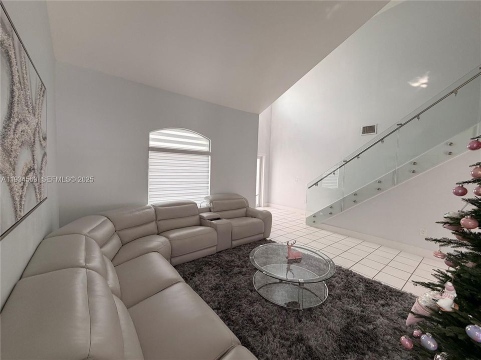 For Sale: $760,000 (4 beds, 2 baths, 2071 Square Feet)