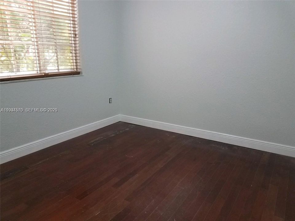 En Renta: $2,950 (3 camas, 2 baños, 1180 Pies cuadrados)