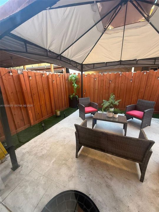 En Renta: $2,950 (3 camas, 2 baños, 1180 Pies cuadrados)