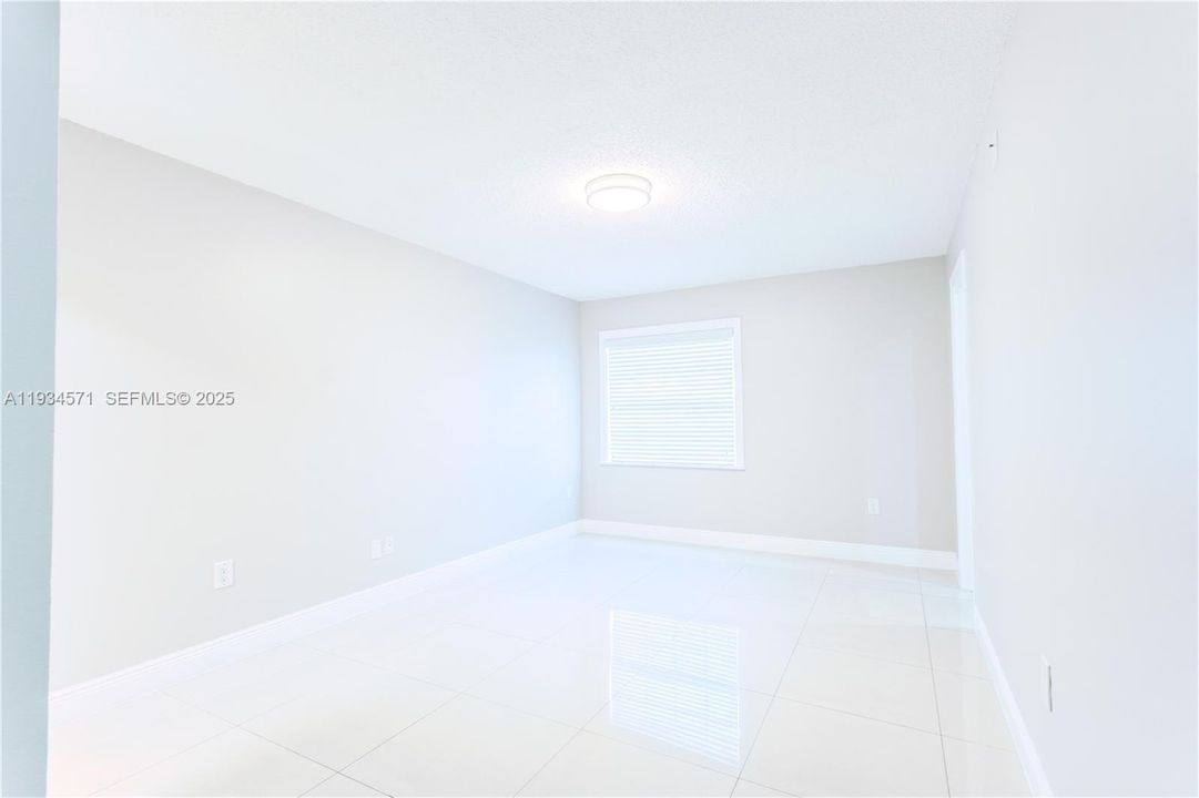 For Rent: $2,600 (2 beds, 2 baths, 1030 Square Feet)