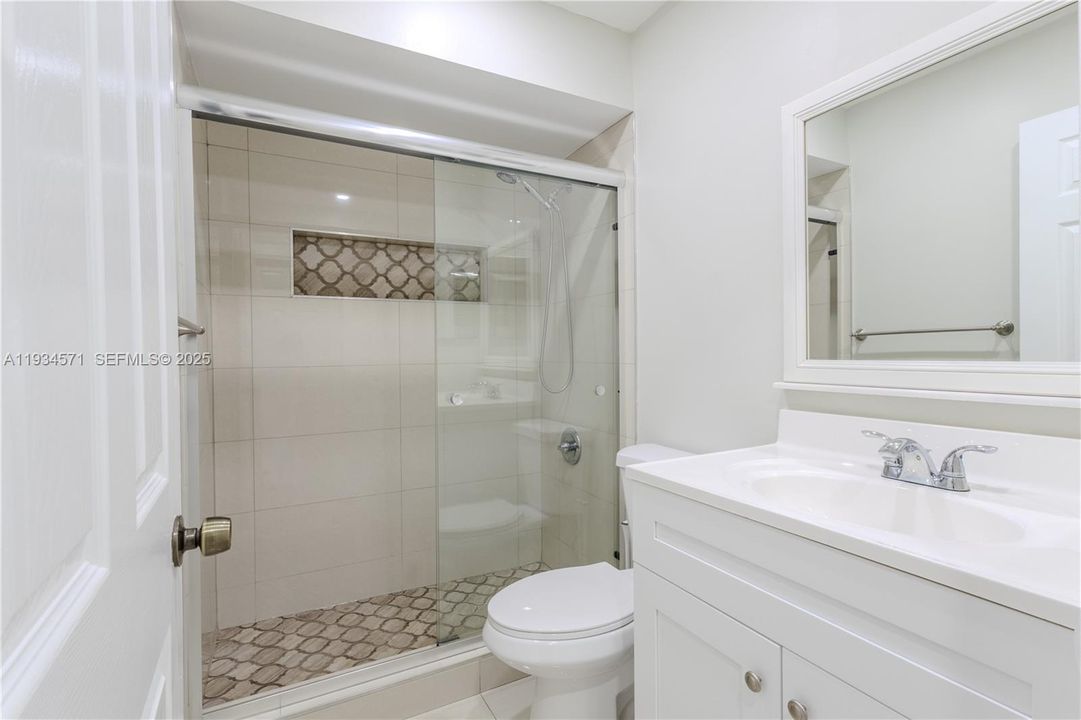 For Rent: $2,600 (2 beds, 2 baths, 1030 Square Feet)