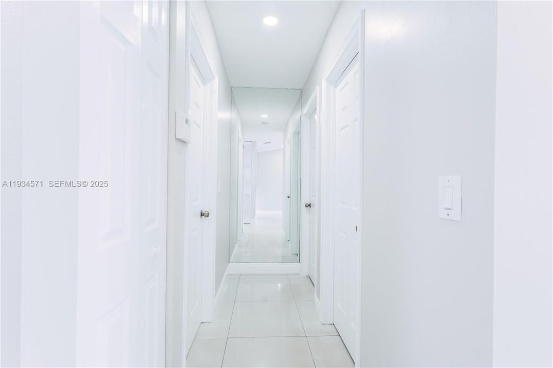 For Rent: $2,600 (2 beds, 2 baths, 1030 Square Feet)