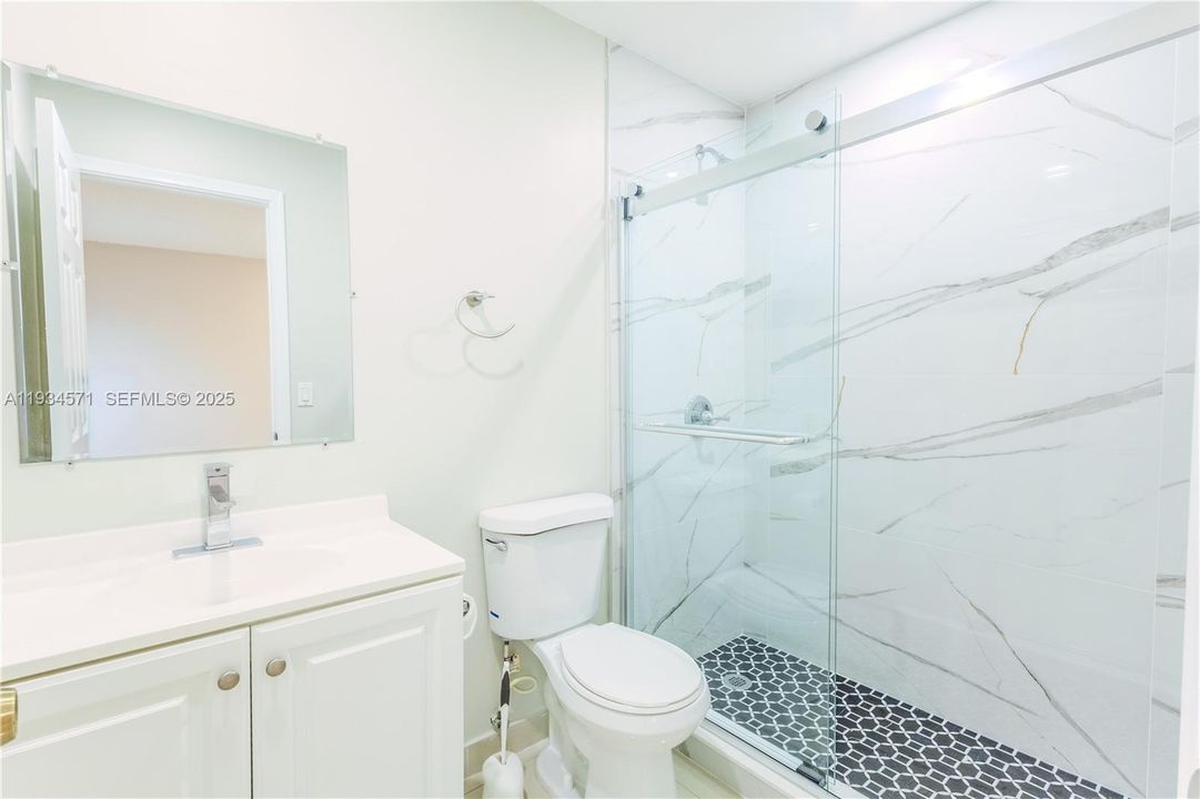 For Rent: $2,600 (2 beds, 2 baths, 1030 Square Feet)