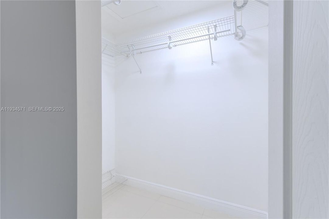 For Rent: $2,600 (2 beds, 2 baths, 1030 Square Feet)