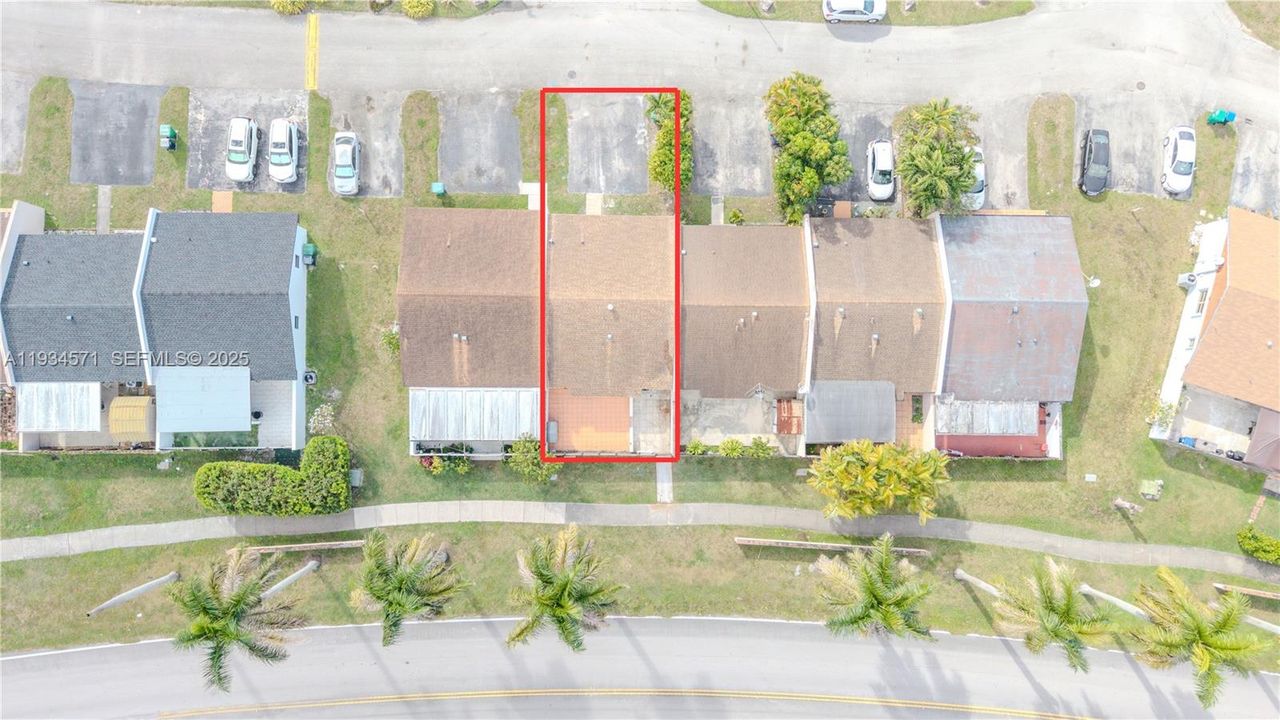 For Rent: $2,600 (2 beds, 2 baths, 1030 Square Feet)